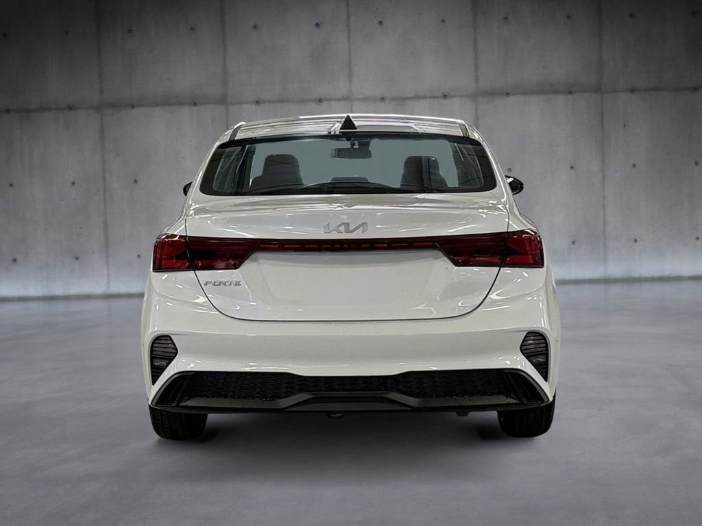 Used 2024 Kia Forte LXS w/ LXS Technology Package FWD image 4