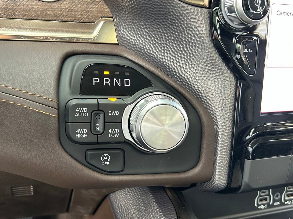 Used 2025 RAM 1500 Limited AWD/4WD image 23