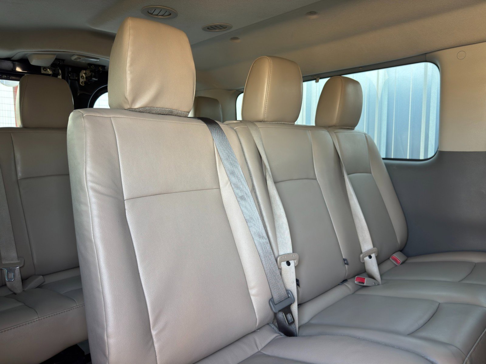 Used 2018 Nissan NV 3500 SL image 35