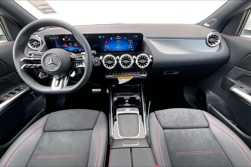 Used 2025 Mercedes-Benz GLA 35 AMG 4MATIC image 5