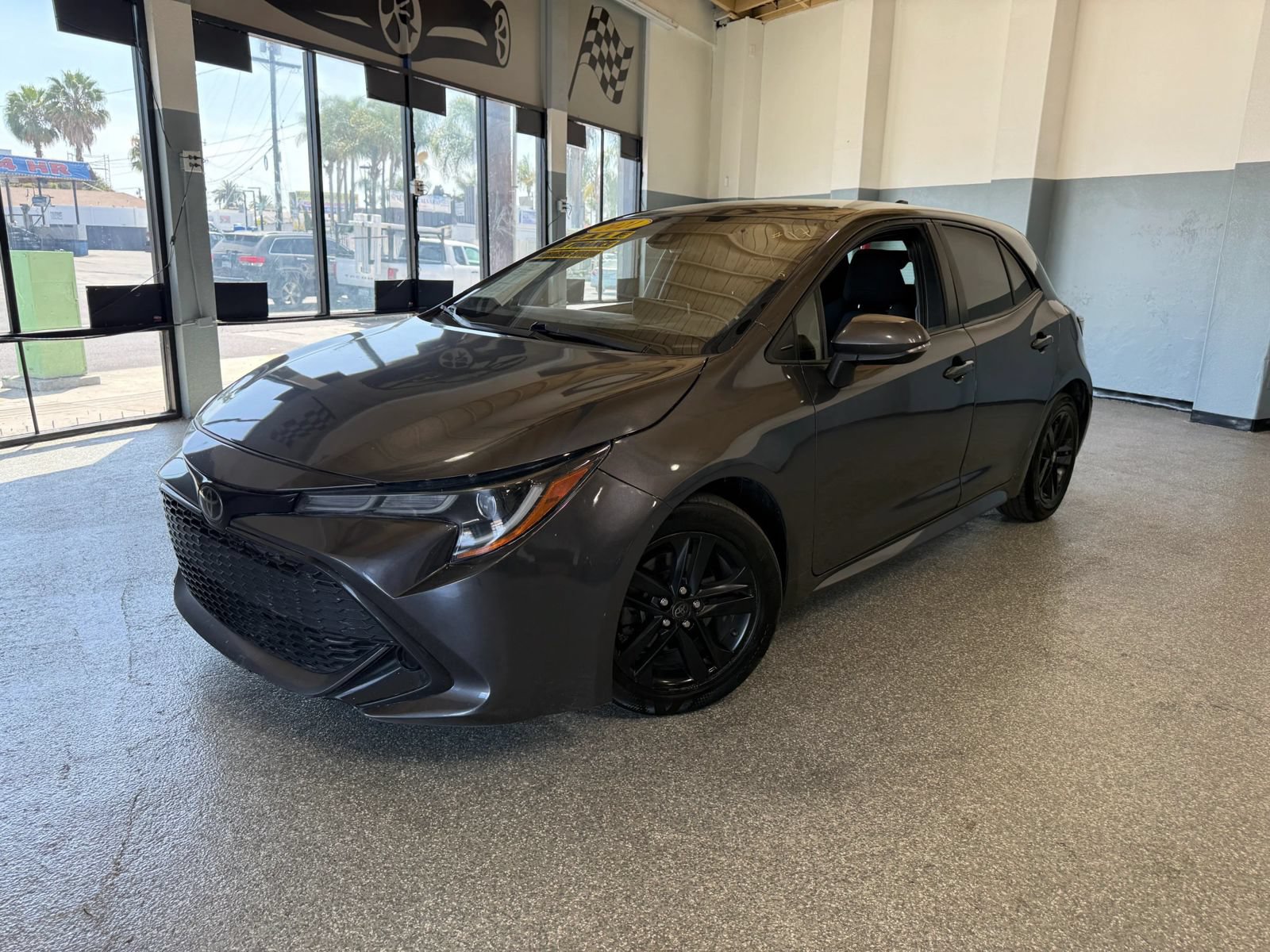 Used 2021 Toyota Corolla SE w/ Carpet Mat Package (TMS) FWD image 3