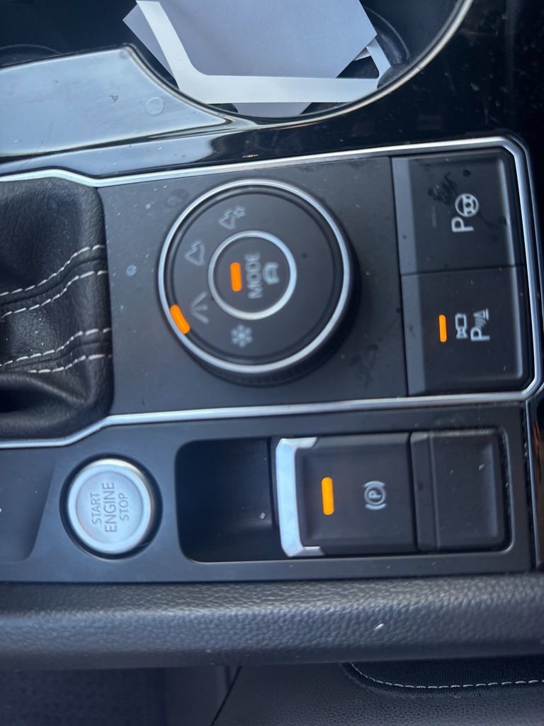 Used 2023 Volkswagen Atlas SEL Premium image 14