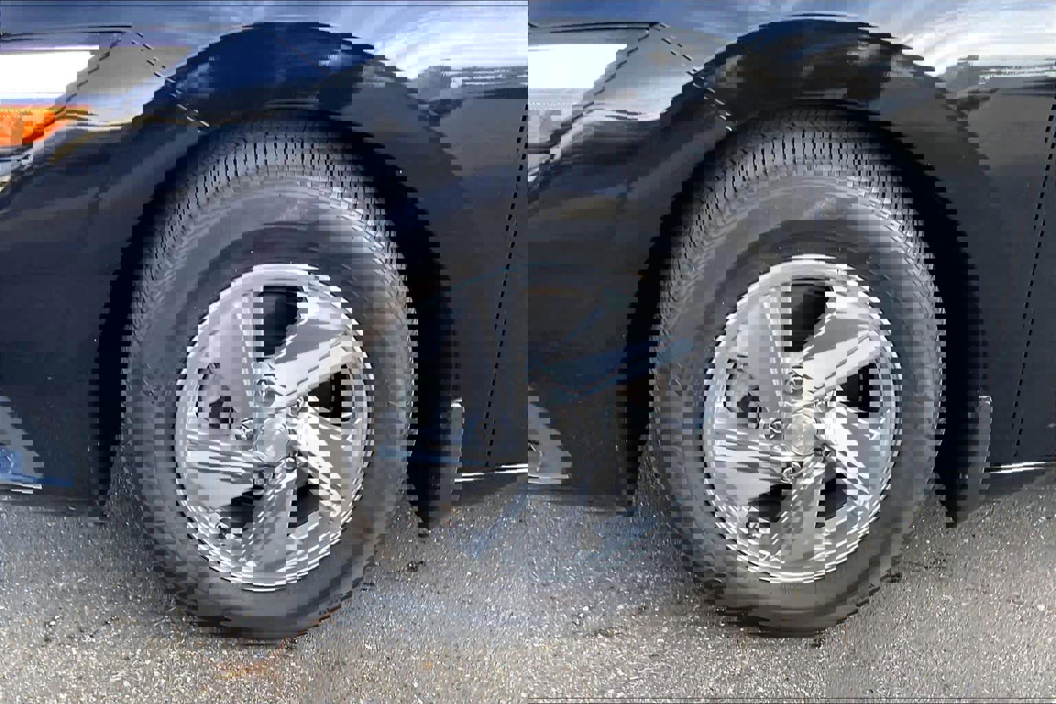 Used 2024 Hyundai Elantra SE image 12