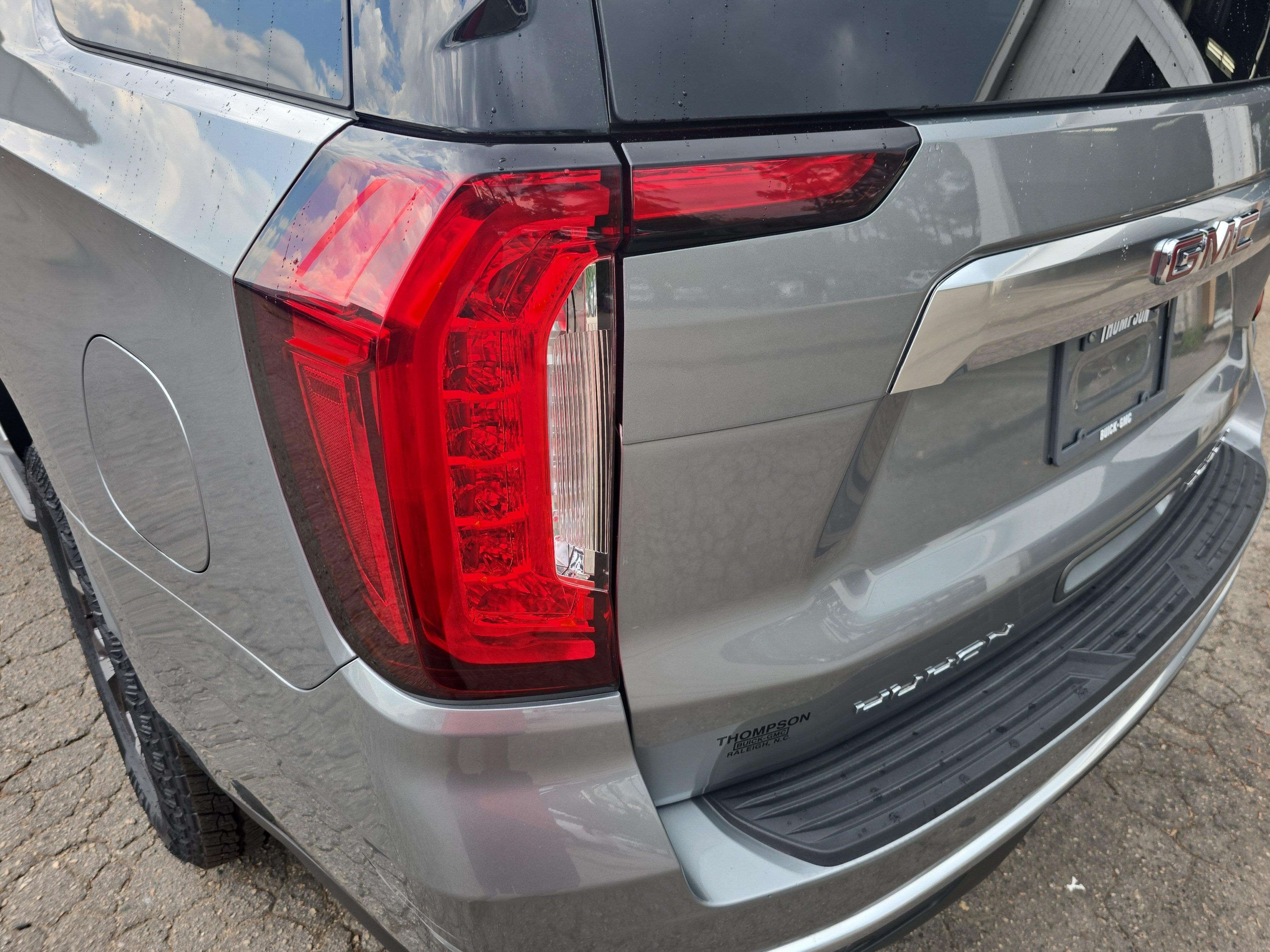 Used 2023 GMC Yukon Denali AWD/4WD image 36