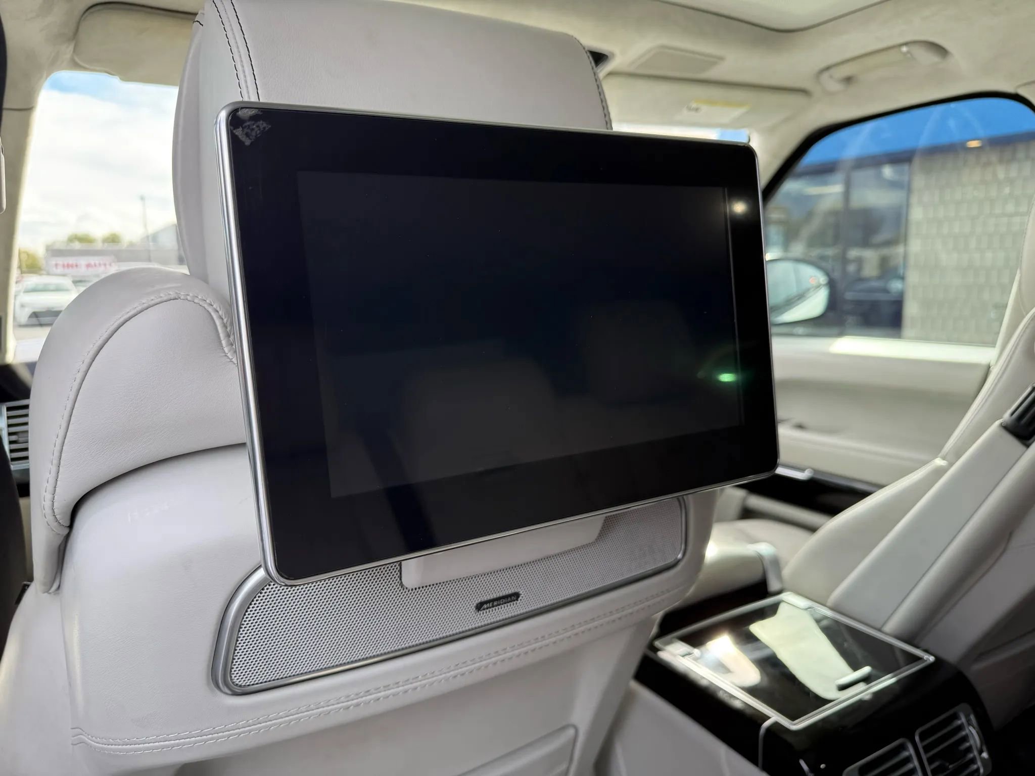 Used 2017 Land Rover Range Rover Long Wheelbase Autobiography image 23