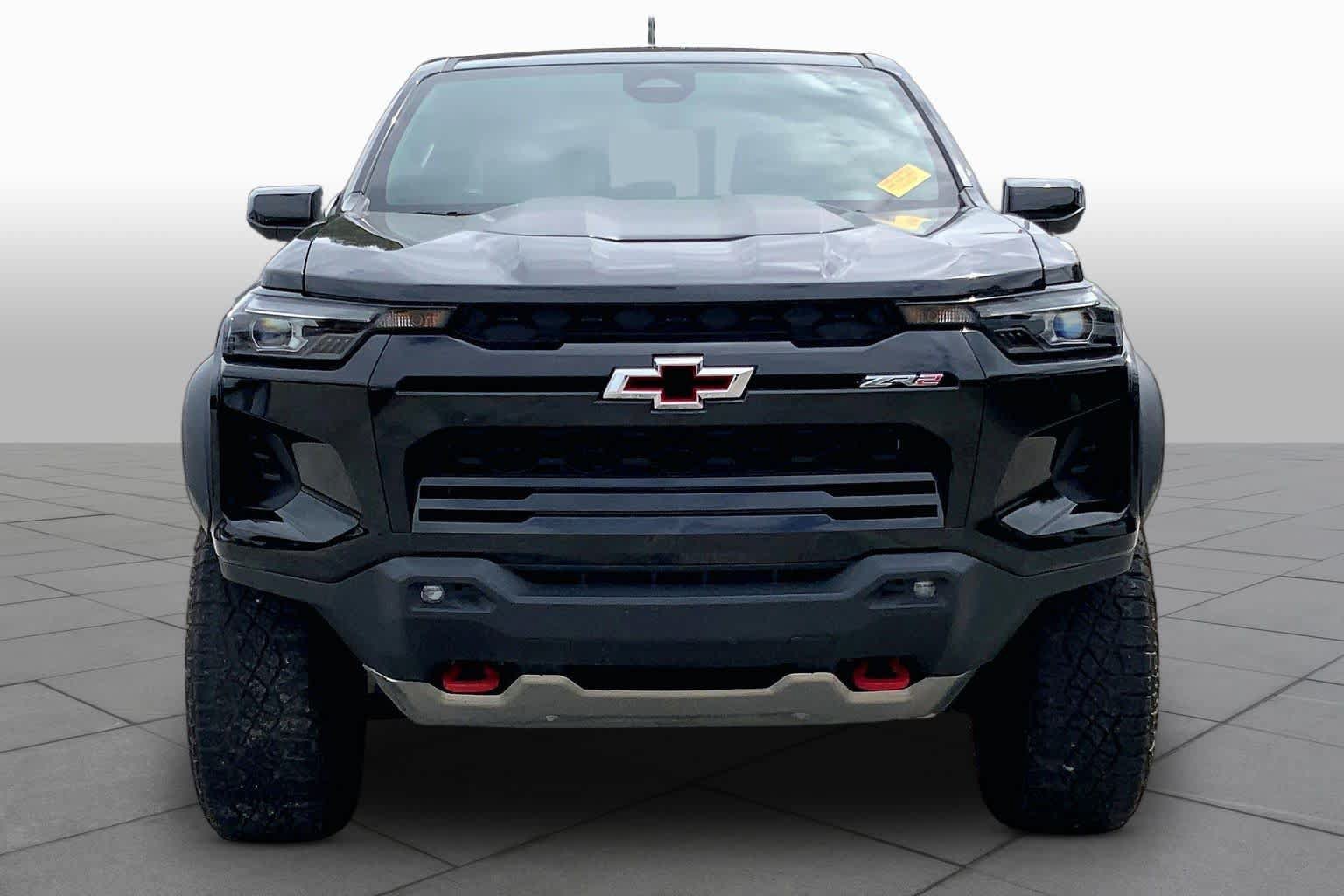 Used 2024 Chevrolet Colorado ZR2 w/ Safety Package AWD/4WD image 3