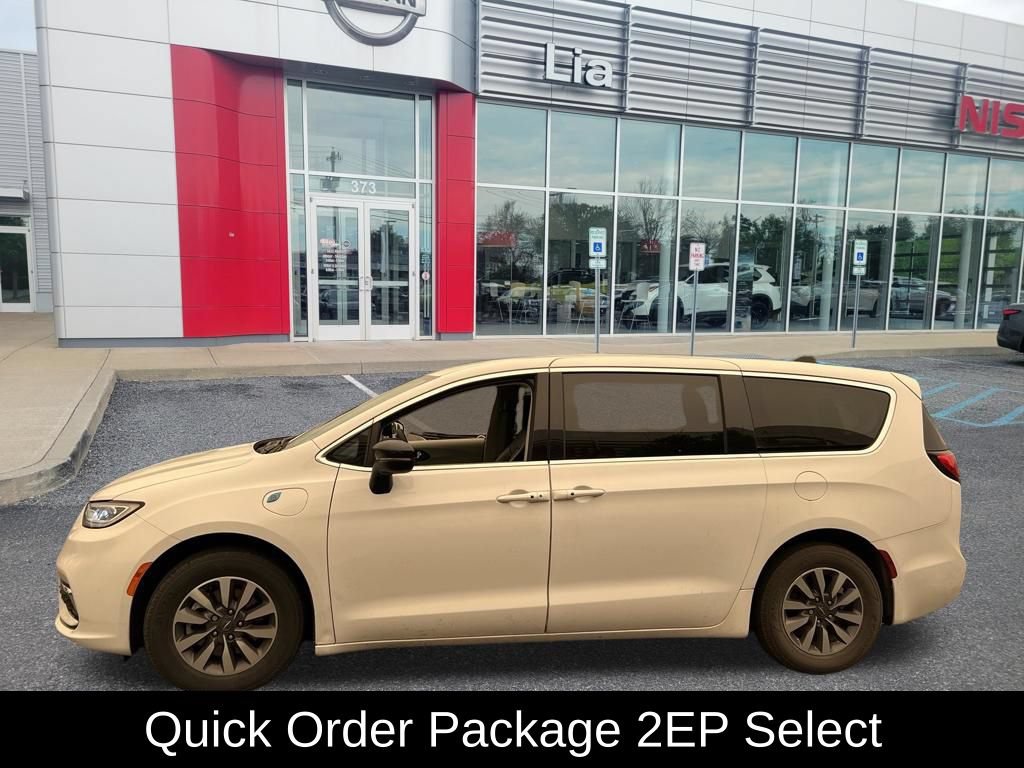Used 2024 Chrysler Pacifica Limited FWD image 9