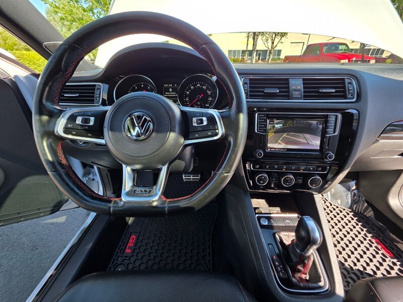 Used 2017 Volkswagen Jetta GLI FWD image 41