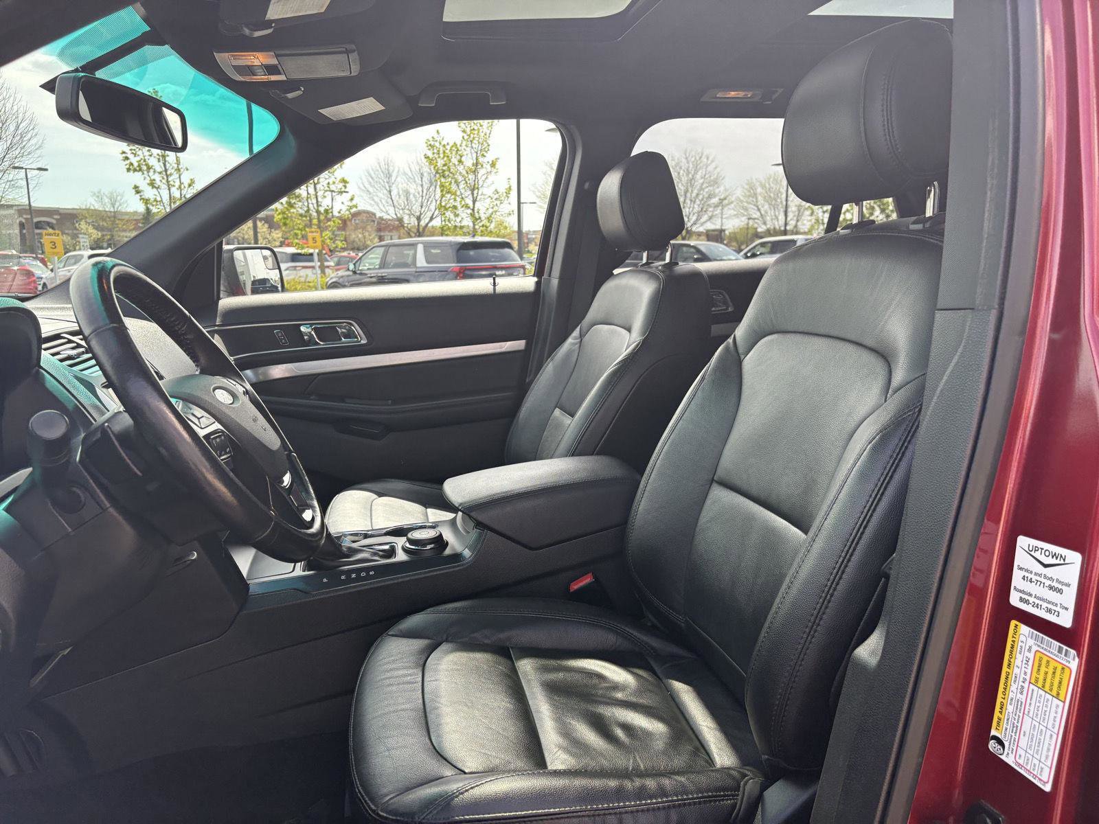 Used 2016 Ford Explorer XLT w/ Equipment Group 202A AWD/4WD image 16
