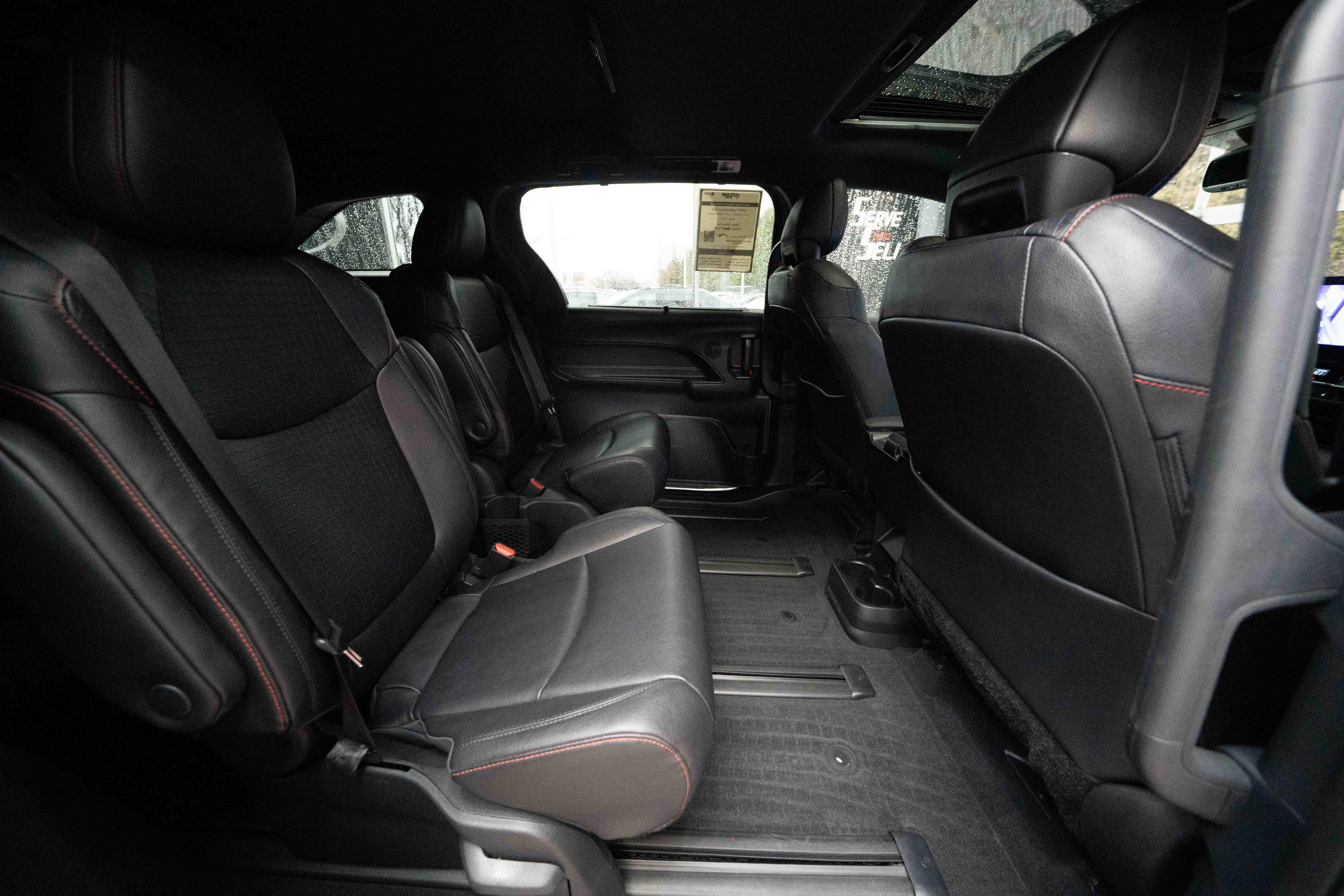 Used 2025 Toyota Sienna XSE image 25