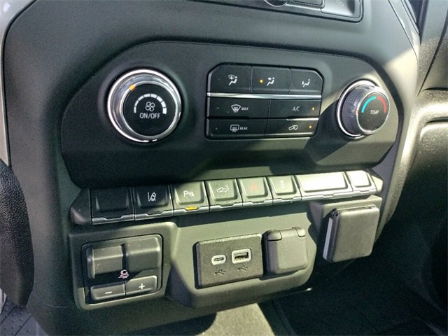 Used 2024 Chevrolet Silverado 2500 Custom w/ Custom Value Package image 32