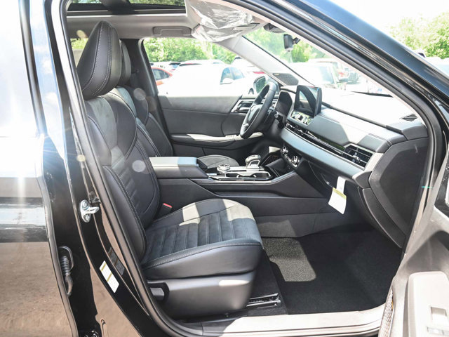 New 2025 Mitsubishi Outlander SE image 32