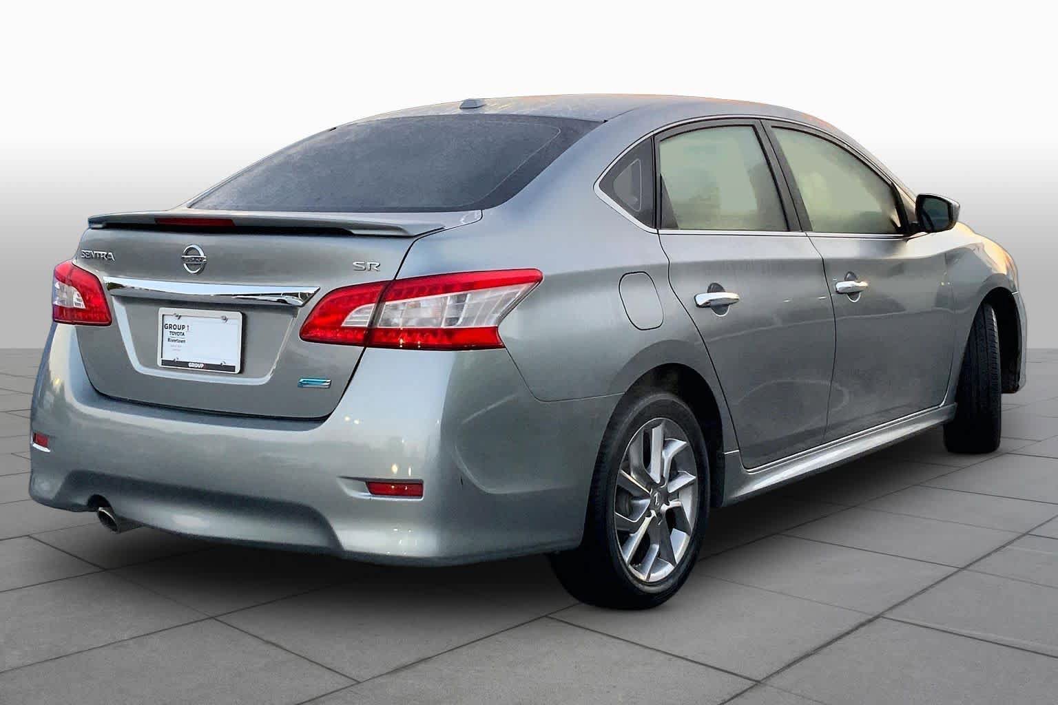 Used 2014 Nissan Sentra SR w/ SR Driver Package FWD image 13