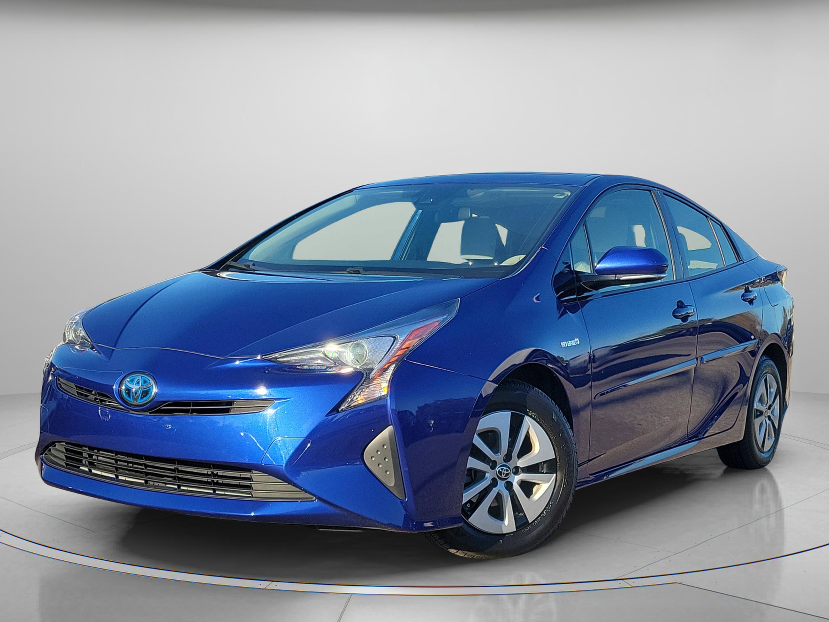 Used 2016 Toyota Prius Two image 2