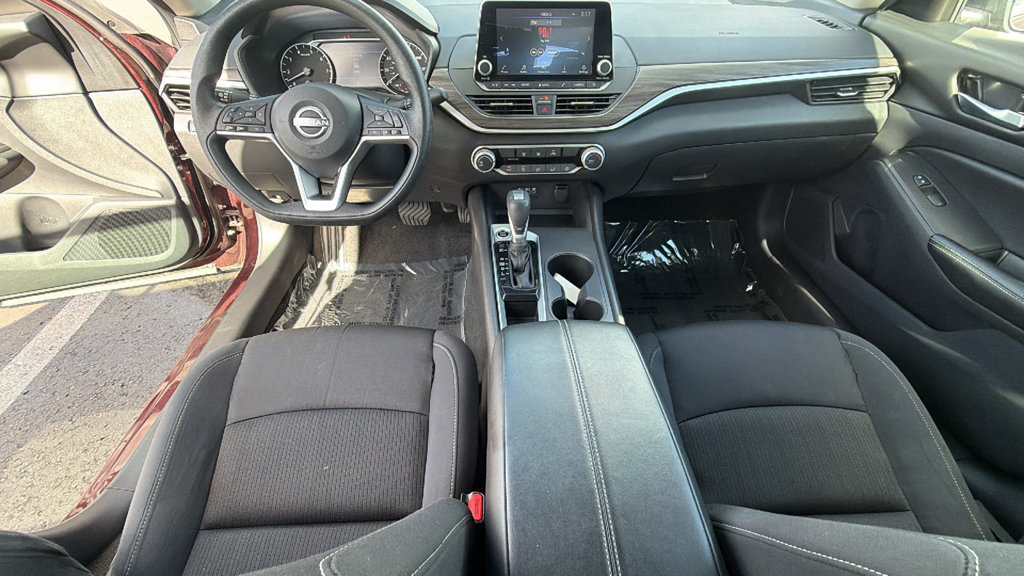 Used 2025 Nissan Altima 2.5 SV FWD image 26