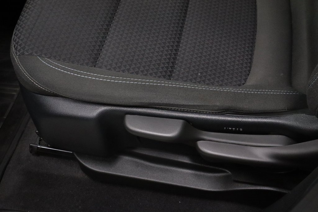 Used 2022 Chevrolet Bolt EUV LT w/ Driver Confidence Package image 23