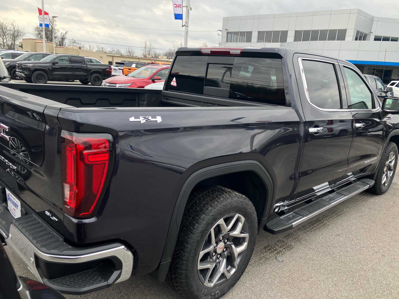 New 2026 GMC Sierra 1500 SLT w/ SLT Premium Package image 7