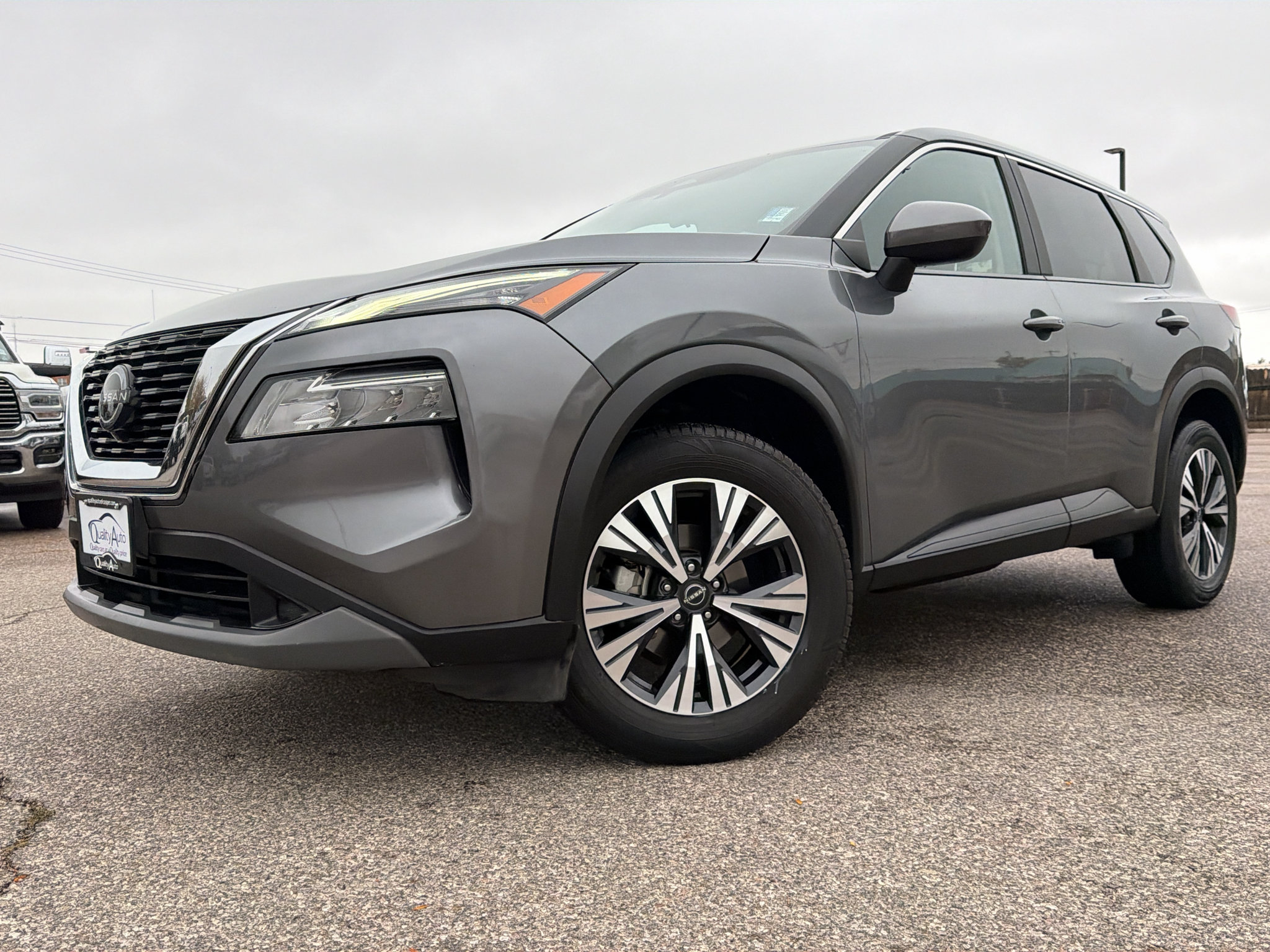 Used 2023 Nissan Rogue SV
