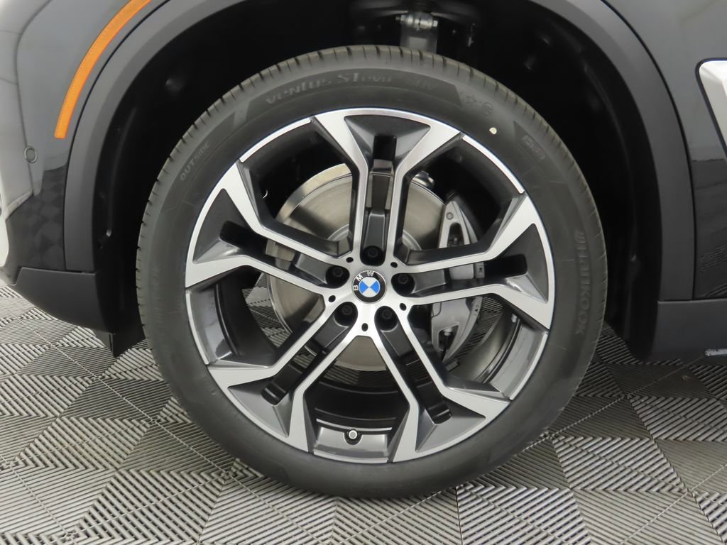 New 2026 BMW X5 sDrive40i w/ Climate Comfort Package image 31