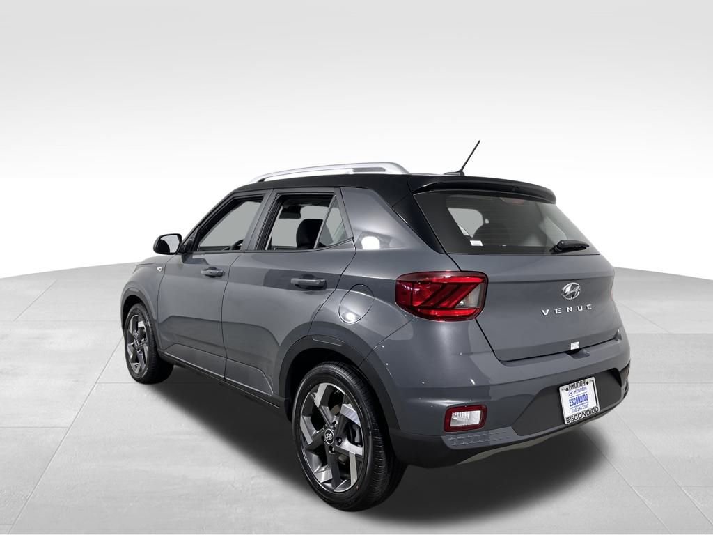 New 2026 Hyundai Venue SEL FWD image 3