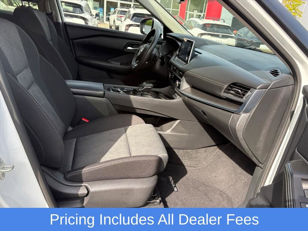 Used 2024 Nissan Rogue SV AWD/4WD image 18