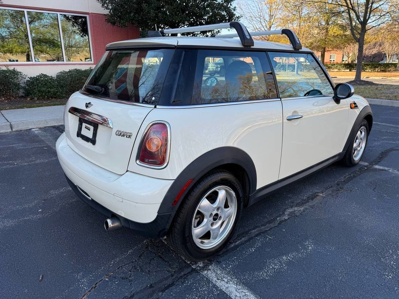 Used 2010 MINI Cooper Hardtop FWD image 4