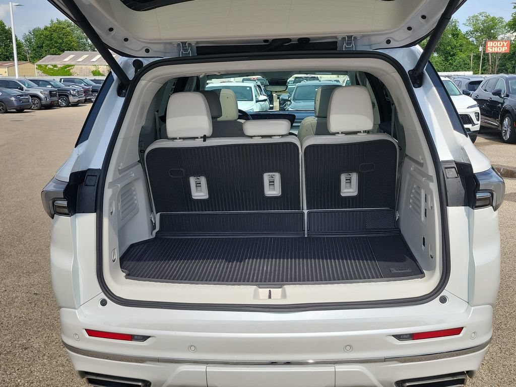 Used 2025 Buick Enclave Avenir w/ Super Cruise Package FWD image 8