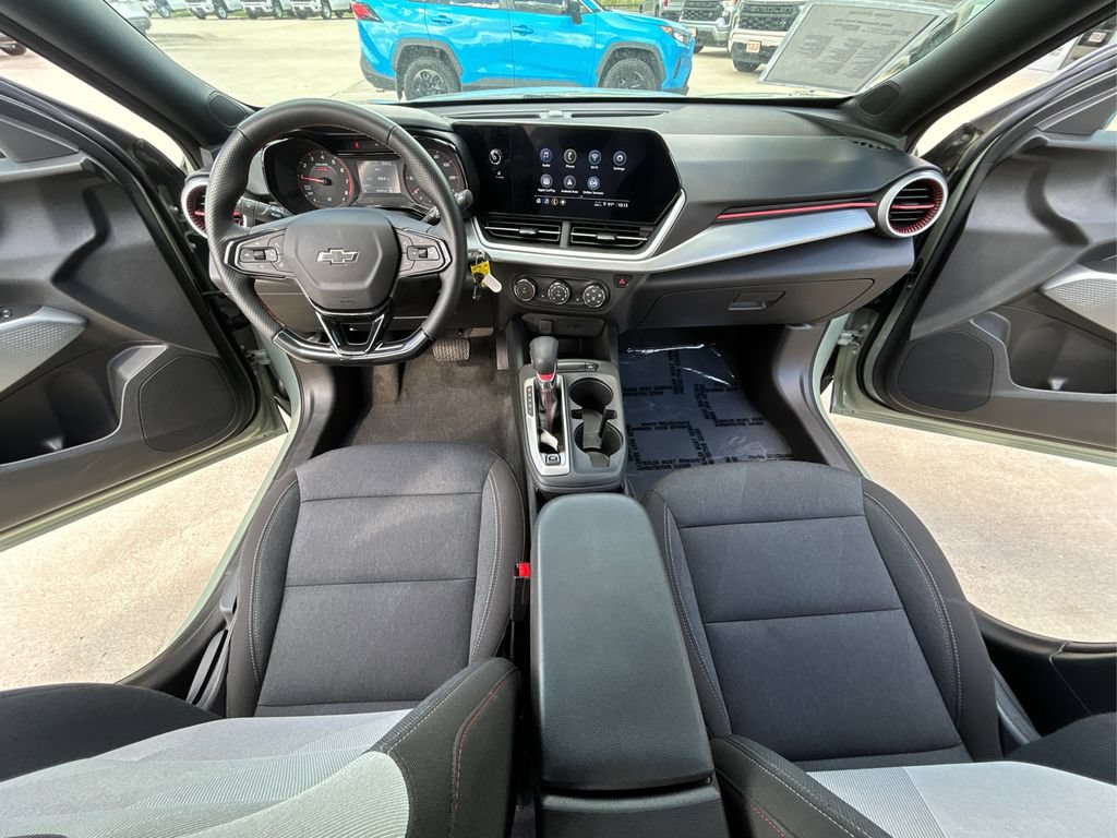 Used 2024 Chevrolet Trax RS w/ Driver Confidence Package FWD image 22
