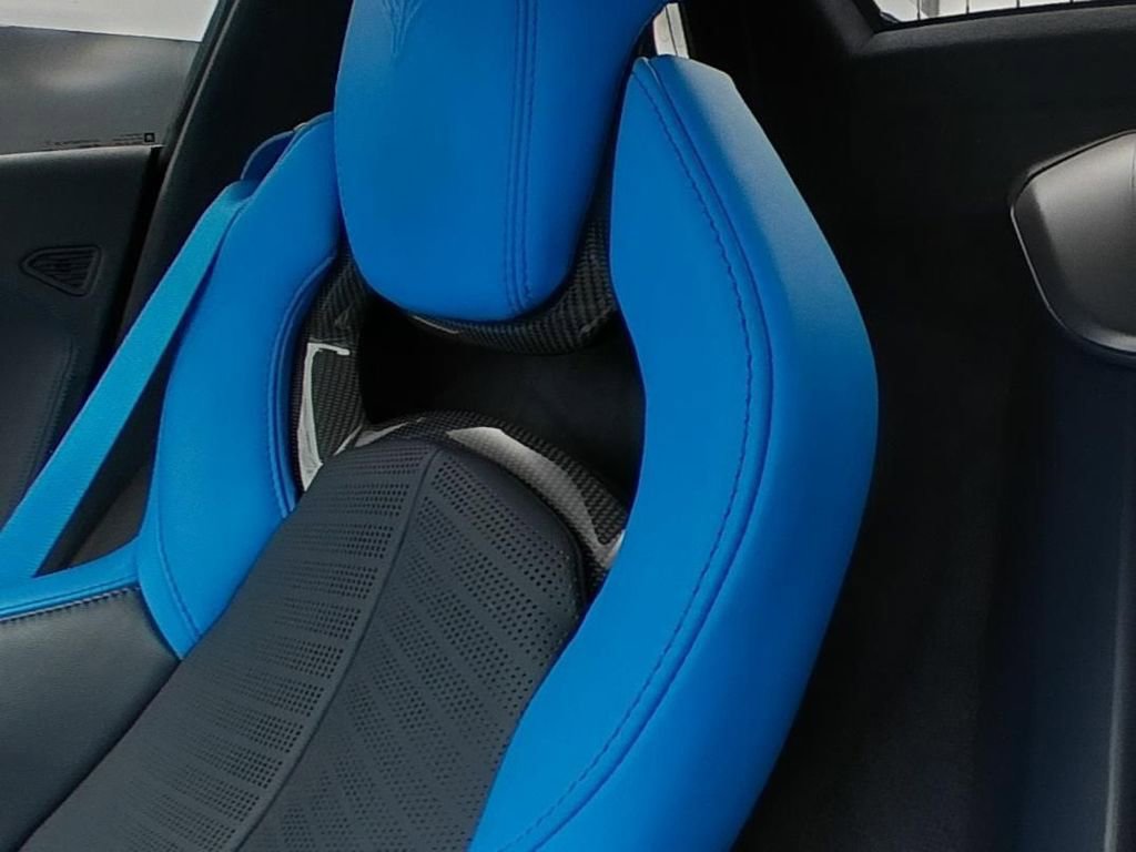 Used 2023 Chevrolet Corvette Stingray Premium Conv w/ Z51 Performance Package RWD image 9