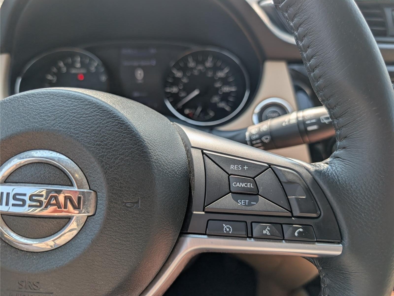 Used 2018 Nissan Rogue SV AWD/4WD image 23