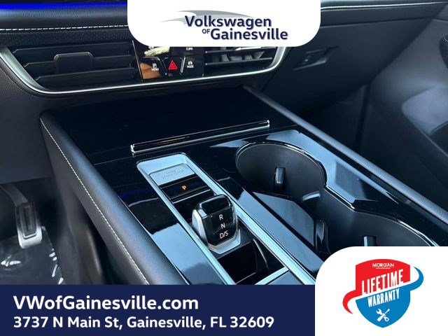Certified 2024 Volkswagen Atlas Cross Sport SEL R-Line AWD/4WD image 23