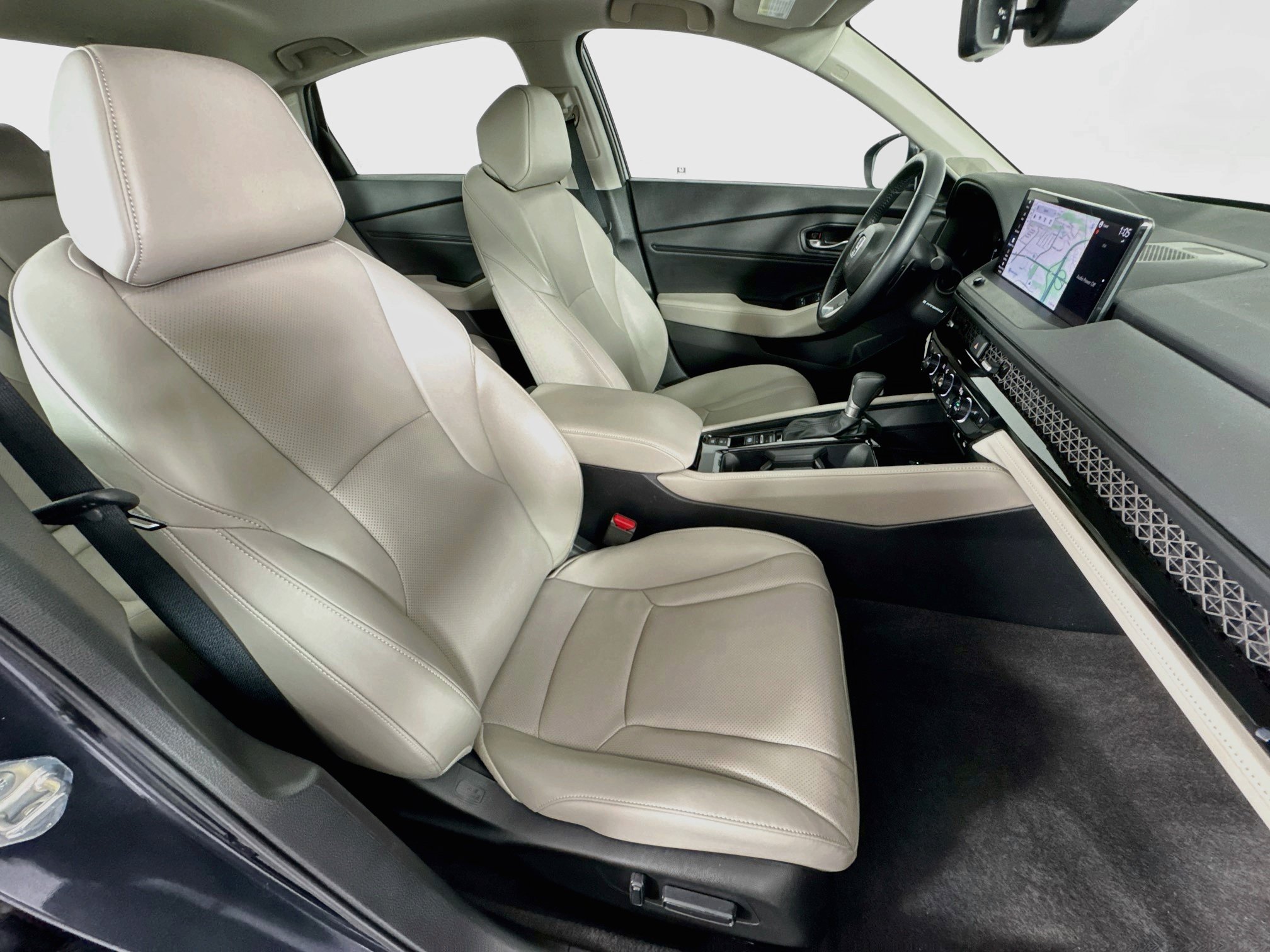 Certified 2025 Honda Accord Touring image 30