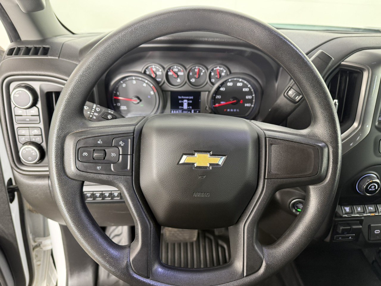 Used 2025 Chevrolet Silverado 3500 W/T w/ WT/CX Safety Package AWD/4WD image 21