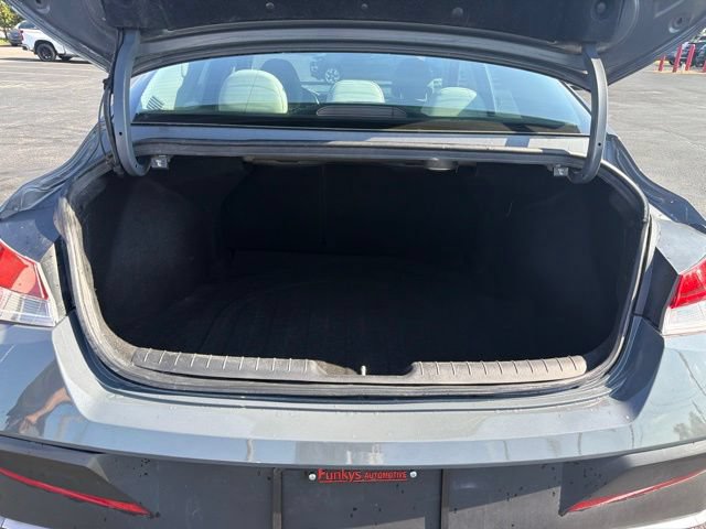 Used 2025 Hyundai Elantra Limited FWD image 8