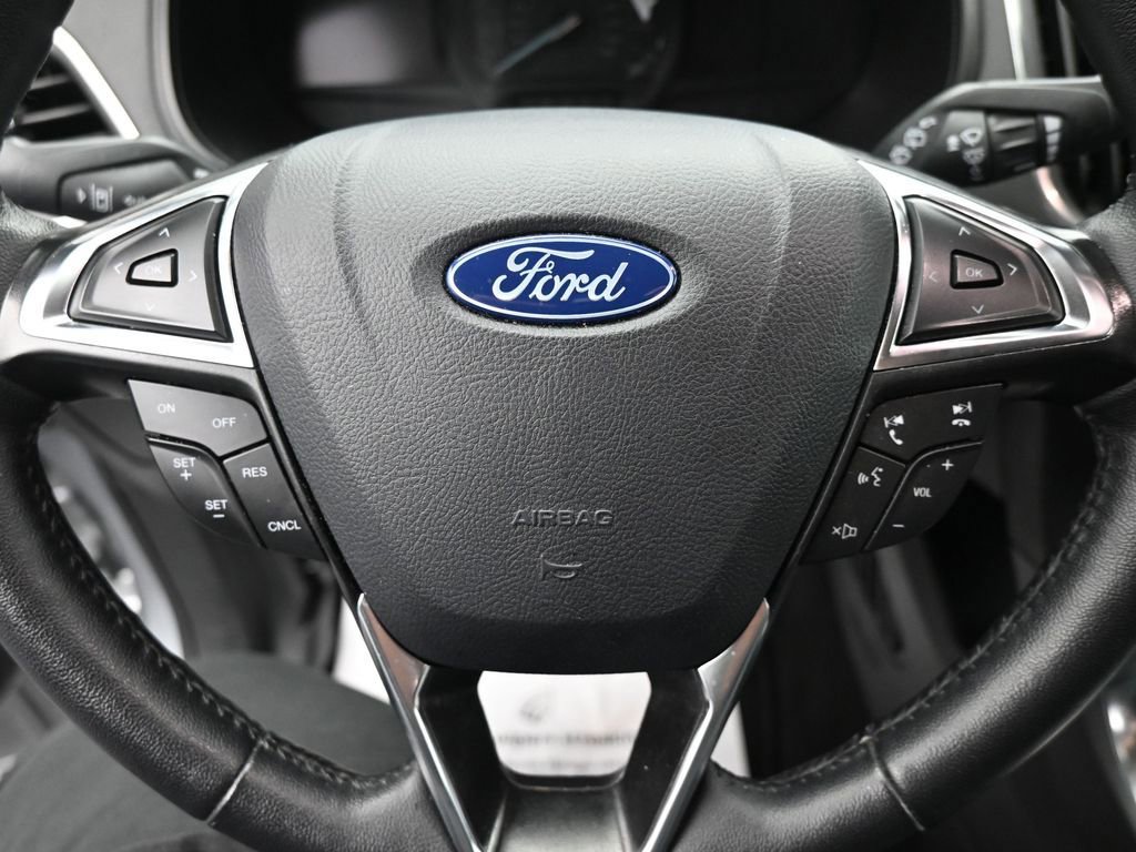 Used 2024 Ford Edge Titanium image 16
