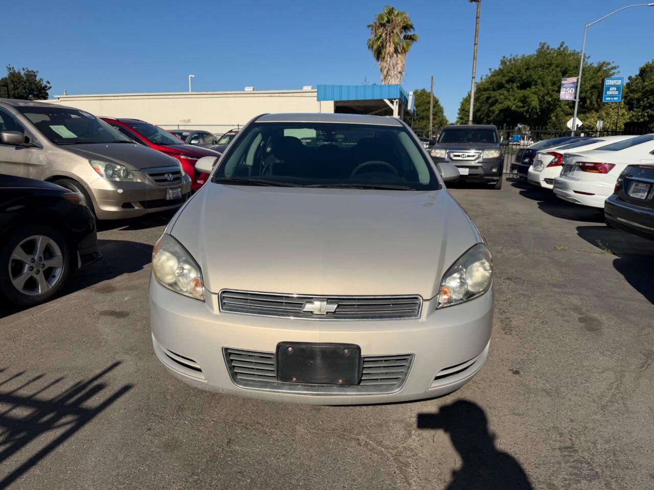 Used 2009 Chevrolet Impala LS FWD image 2