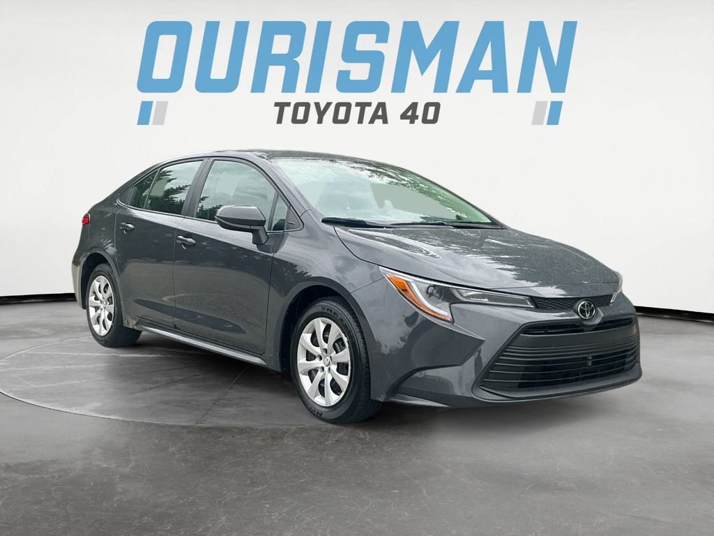 Used 2023 Toyota Corolla LE image 1