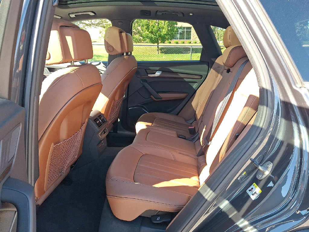Certified 2023 Audi Q5 2.0T Premium w/ Convenience Package AWD/4WD image 10