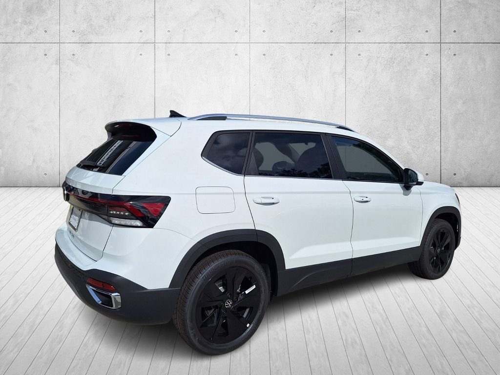 New 2025 Volkswagen Taos SE image 5