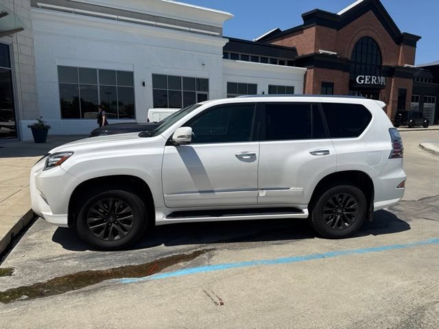 Used 2017 Lexus GX 460 w/ Navigation Package AWD/4WD image 2