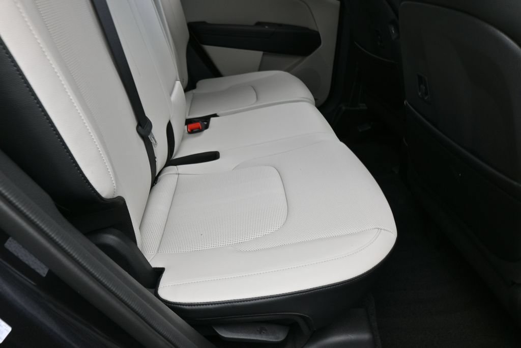 Used 2026 Kia Sportage EX FWD image 39