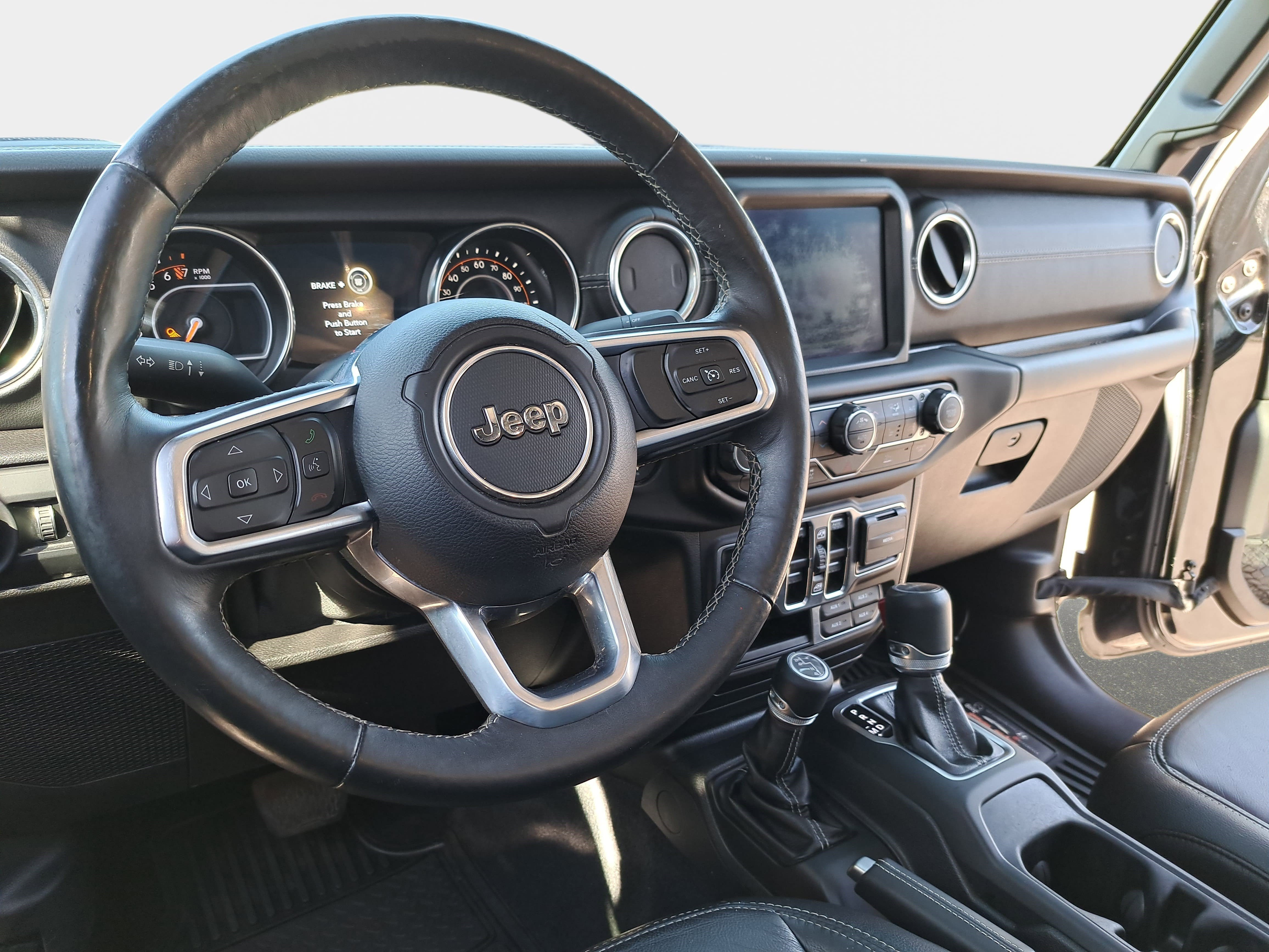 Used 2020 Jeep Gladiator Overland image 14