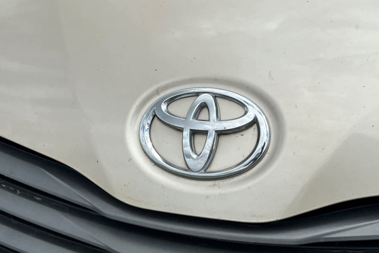 Used 2014 Toyota Sienna XLE FWD image 13