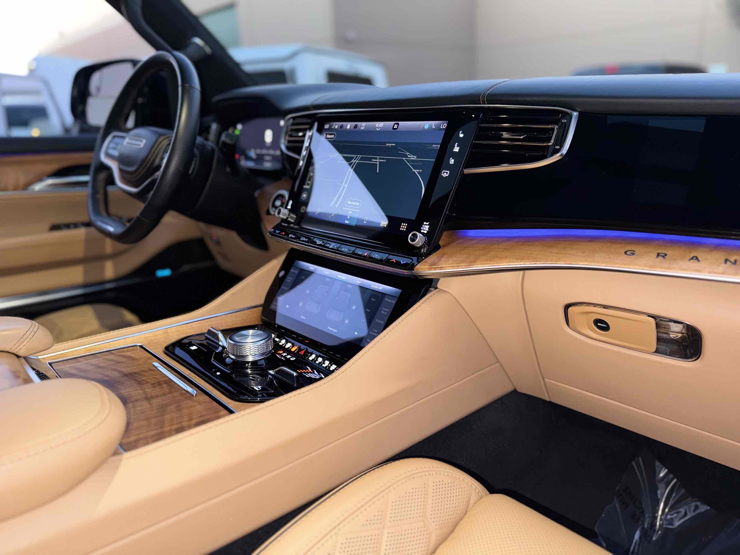 Used 2023 Jeep Grand Wagoneer L Series III image 71