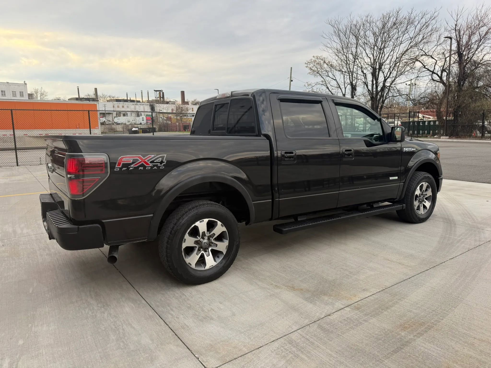 Used 2014 Ford F150 FX4 w/ Equipment Group 402A Luxury image 10