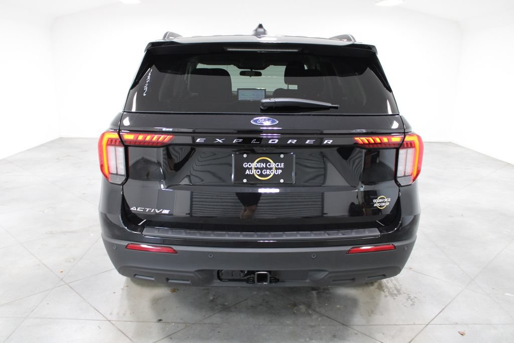 New 2026 Ford Explorer Active RWD image 7