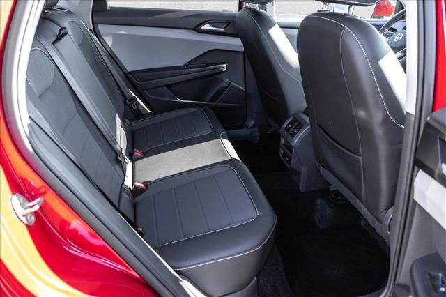 Used 2022 Volkswagen Taos SE image 21