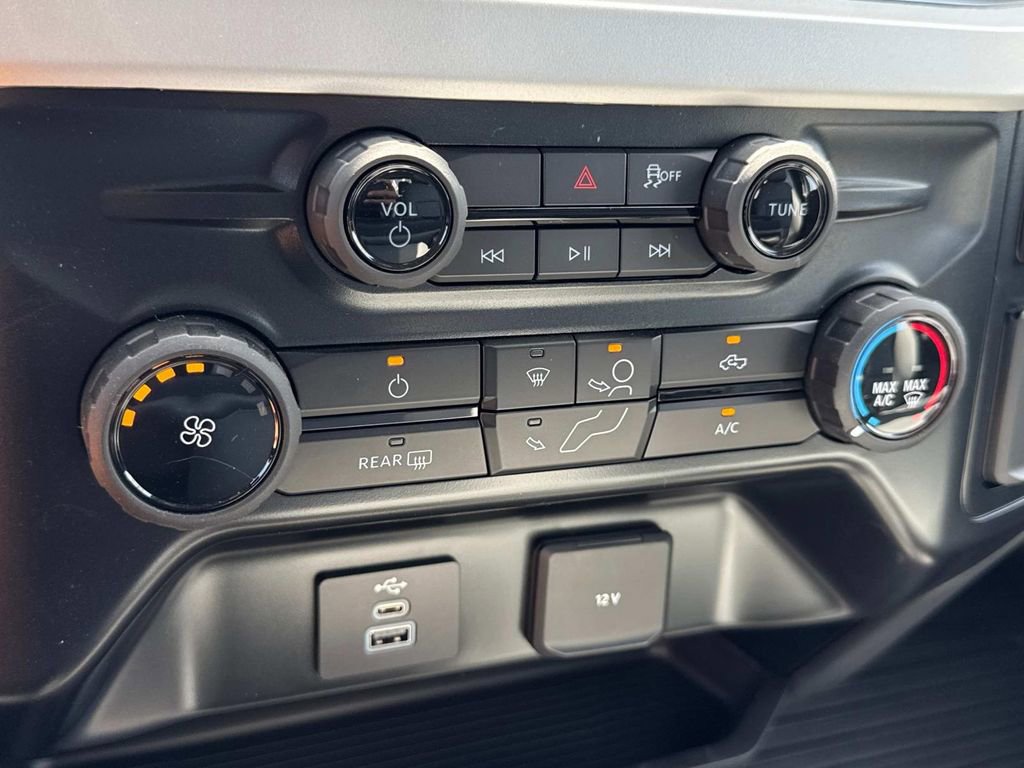 New 2025 Ford F350 XL w/ XL Chrome Package image 27