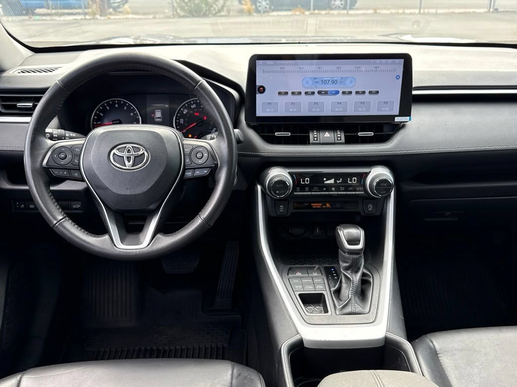 Used 2022 Toyota RAV4 XLE Premium AWD/4WD image 30