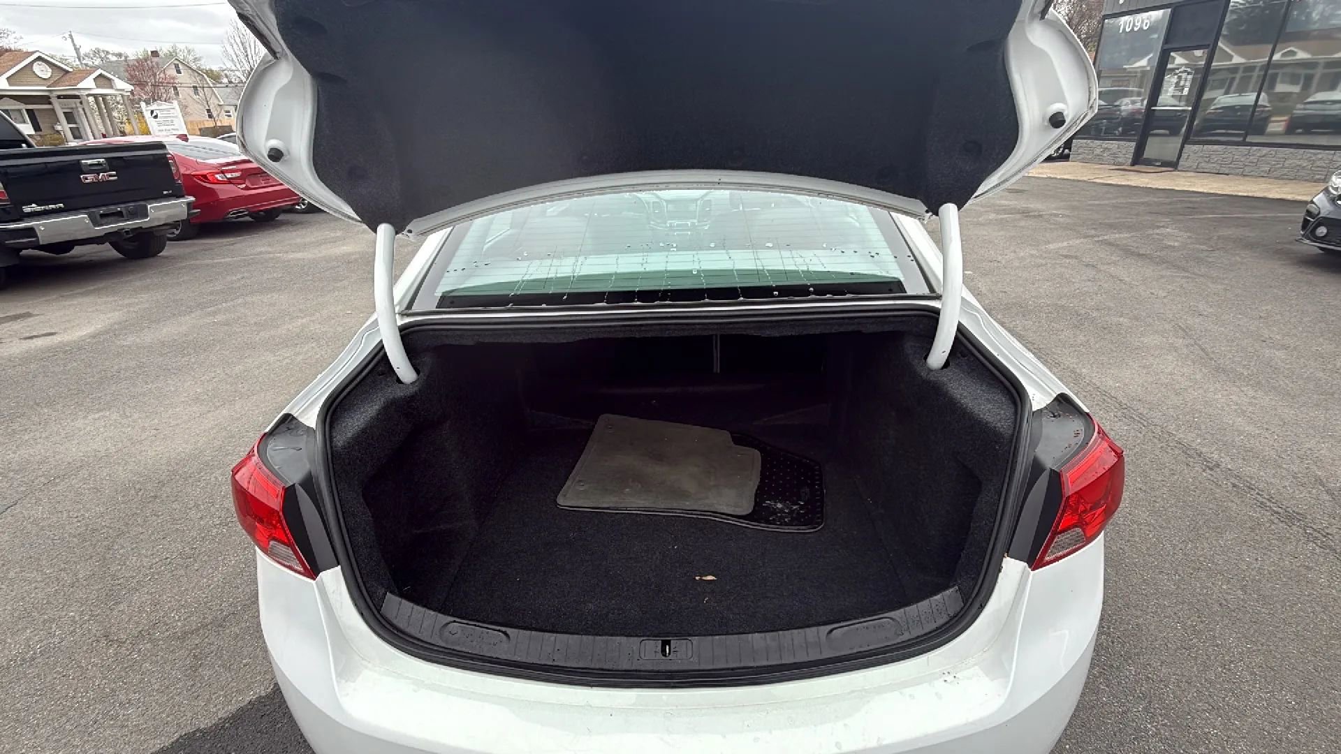 Used 2014 Chevrolet Impala LT FWD image 9